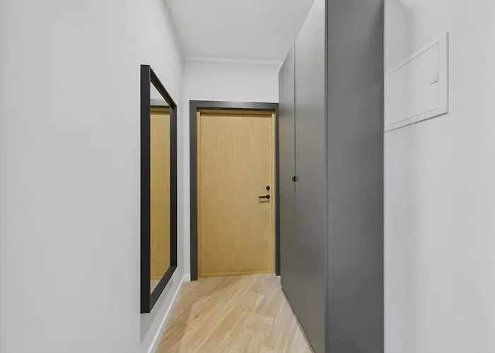 Apartment Scenic With River Views