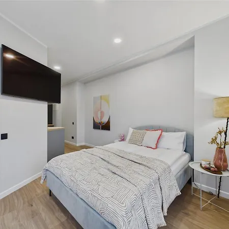 Dzīvoklis Scenic With River Views Riga